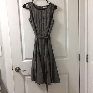 Gray sleeveless dress